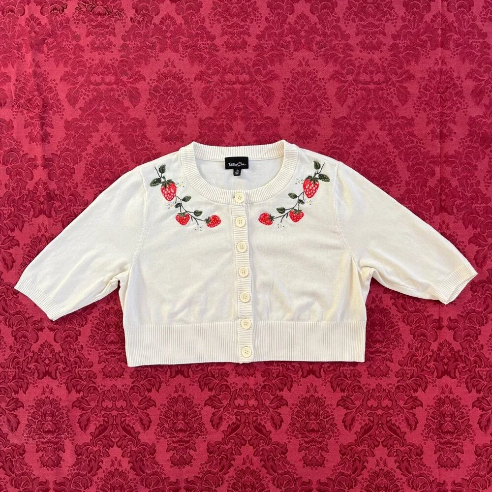 Retro Chic by Torrid Cottagecore Strawberry Cropped Cardigan Sweater Size 0 - Picture 1 of 16